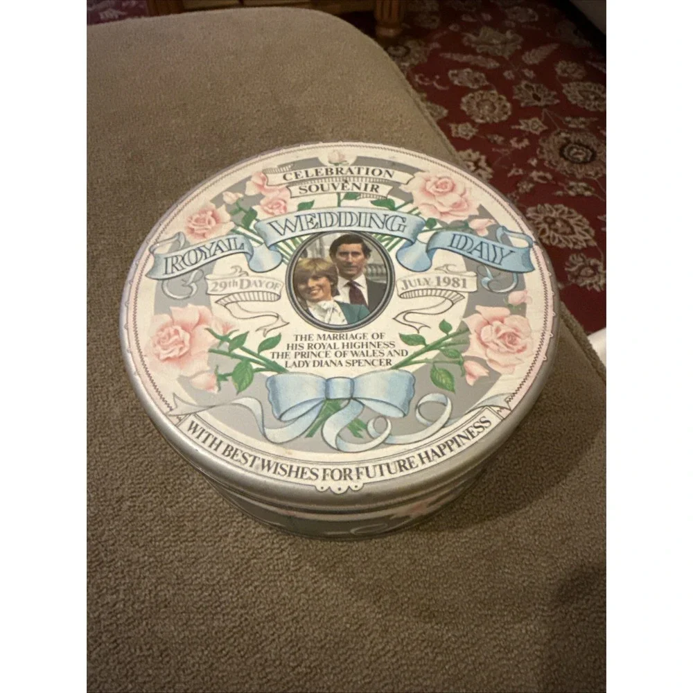 Royal Wedding Day Tin Callard & Bowser Prince Charles Diana Empty (TD)